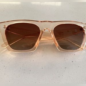 Sunglasses in rose